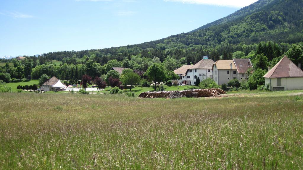 Hotel Restaurant Le Traineau Clelles Eksteriør billede