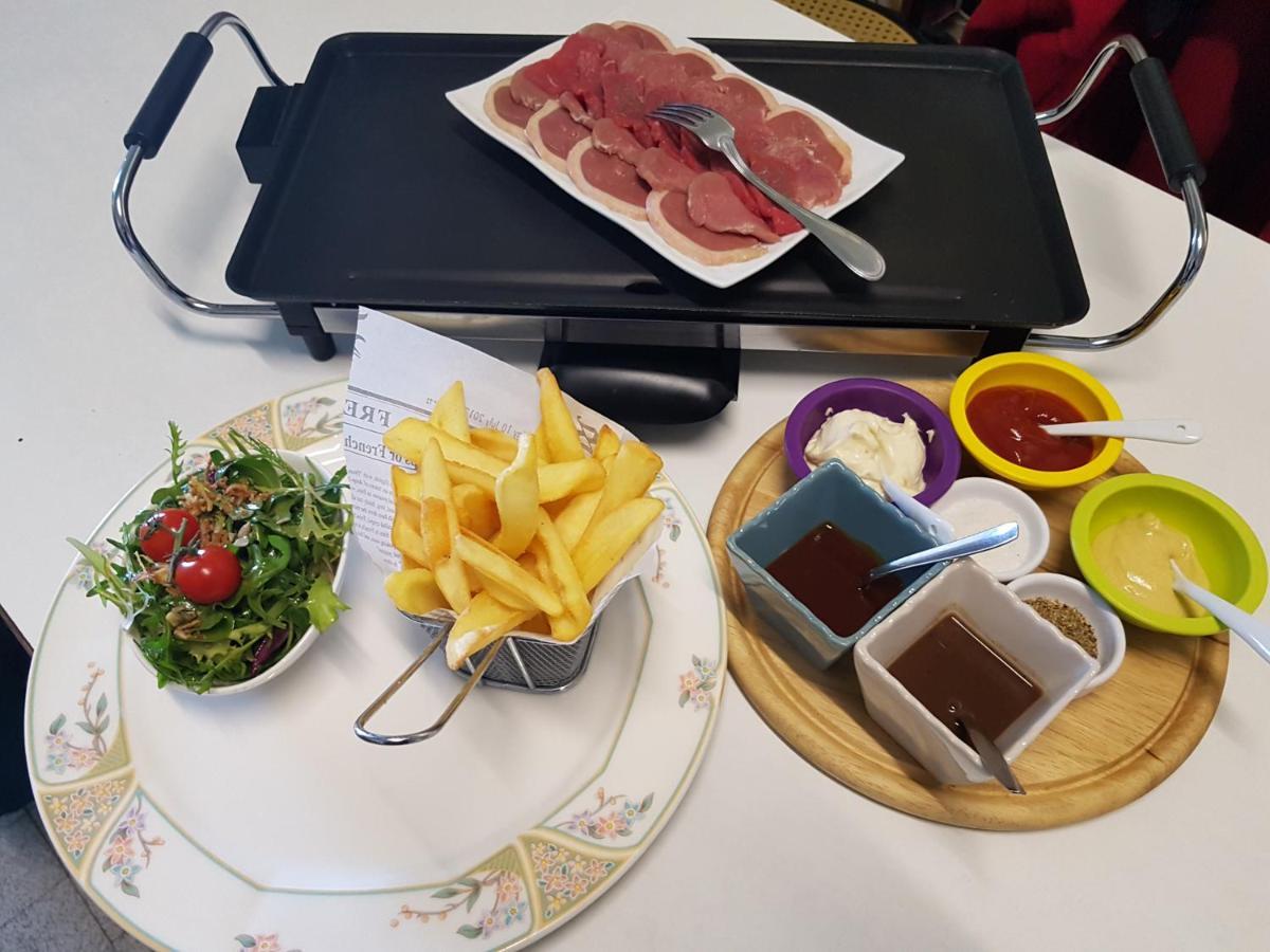 Hotel Restaurant Le Traineau Clelles Eksteriør billede