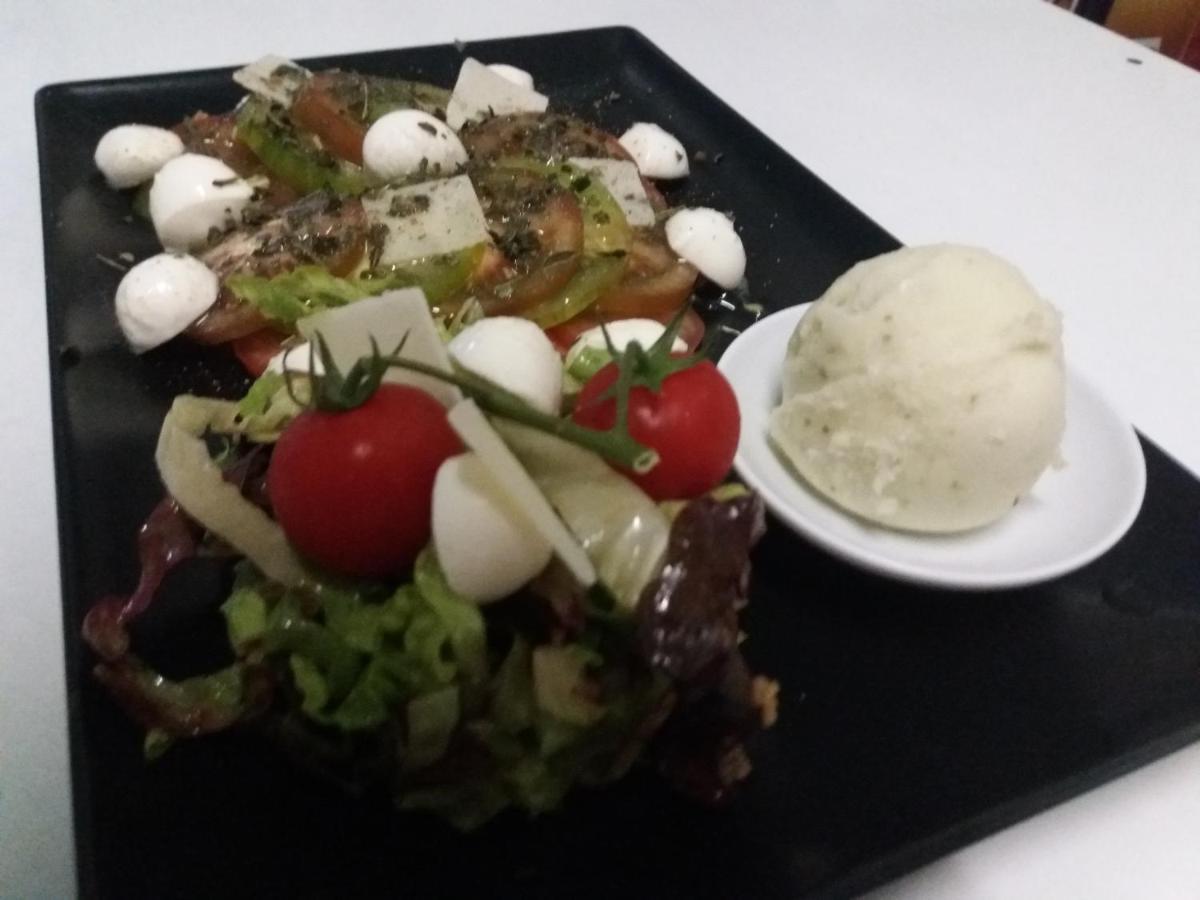 Hotel Restaurant Le Traineau Clelles Eksteriør billede